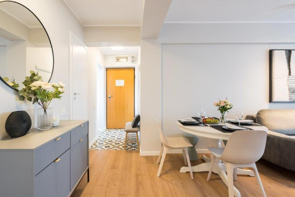 Downtown Modern - 2Br Apartment Bukares Bagian luar foto