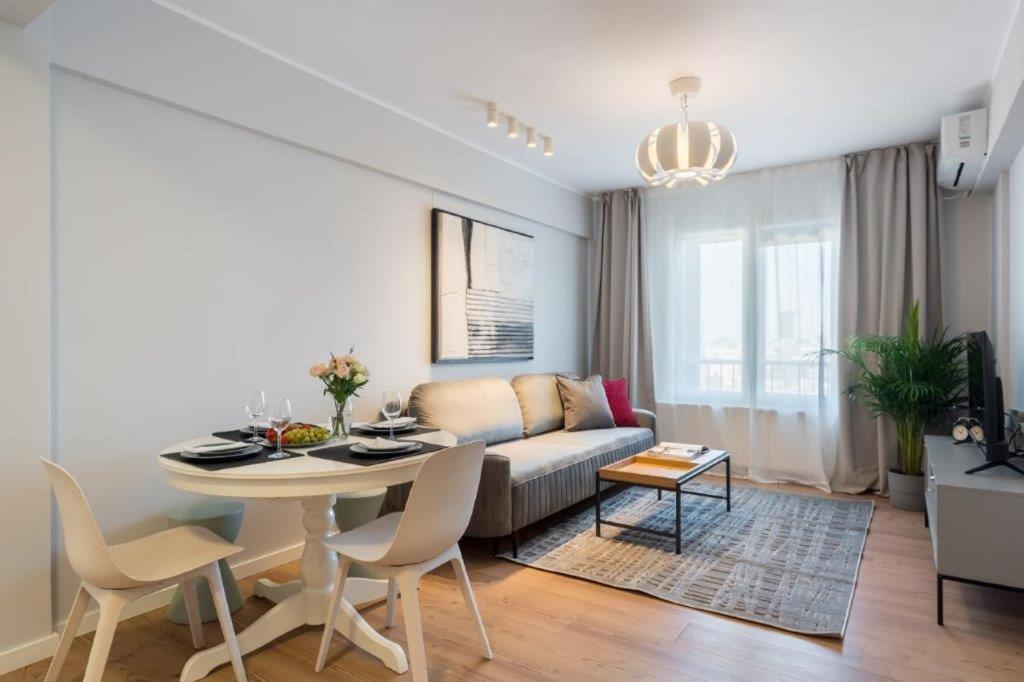 Downtown Modern - 2Br Apartment Bukares Bagian luar foto