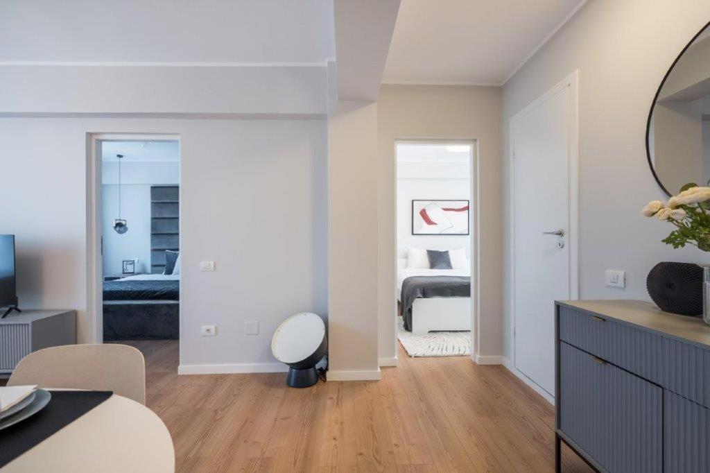 Downtown Modern - 2Br Apartment Bukares Bagian luar foto